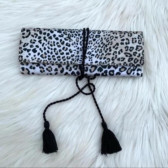 NWT Chico’s Animal Print Jewelry Travel Roll Up Organizer - Picture 6 of 6